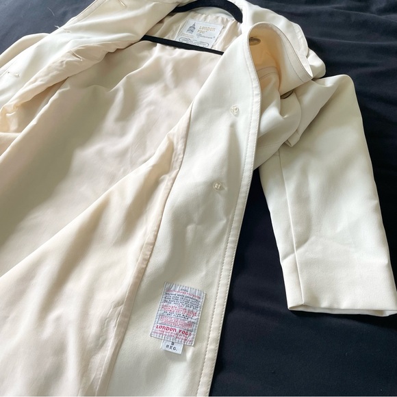 Vintage London Fog Classy Off-White Trench Coat - Size 8 - Picture 13 of 15